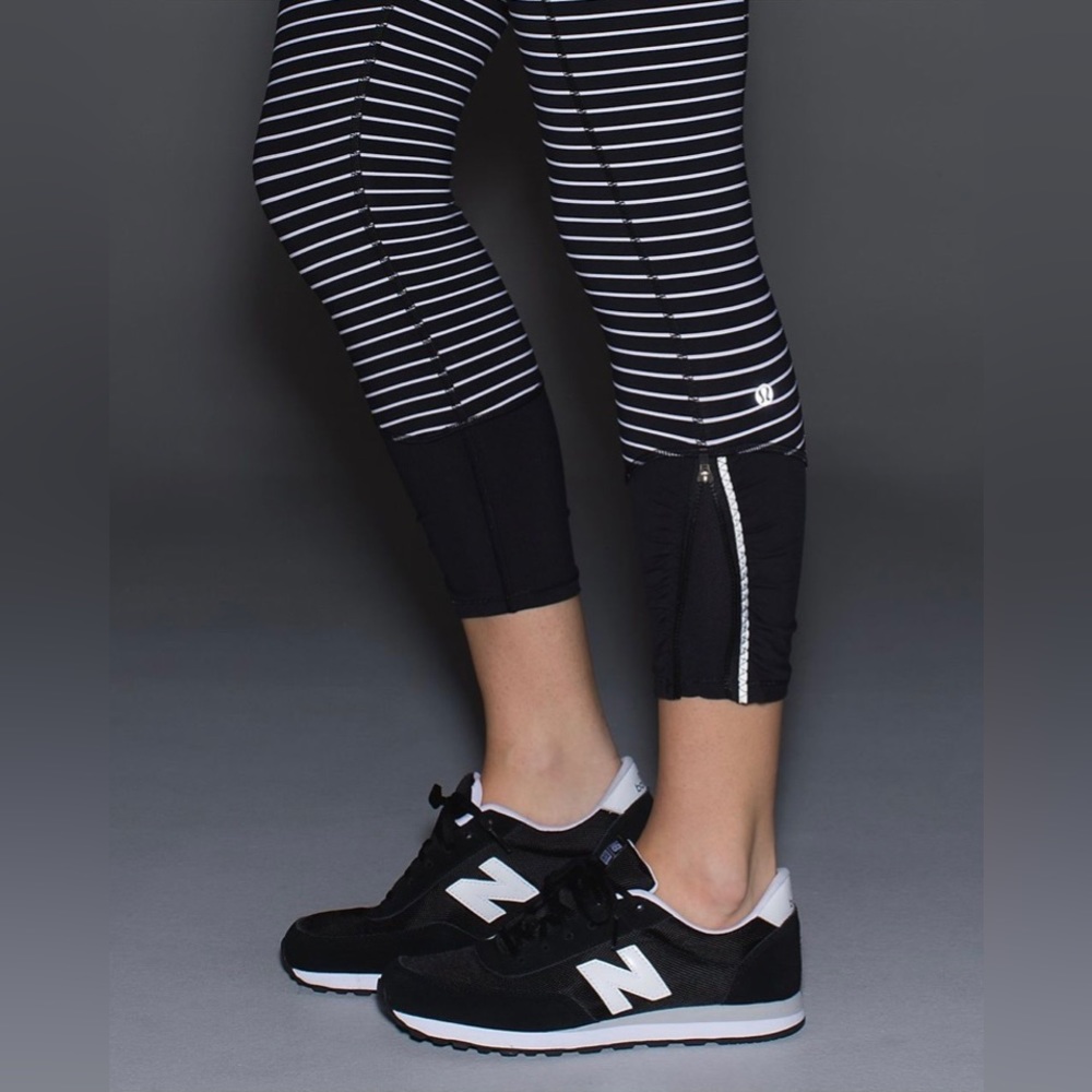 Lululemon Runday Crop Parallel Stripe Size 4 - Picture 9 of 15
